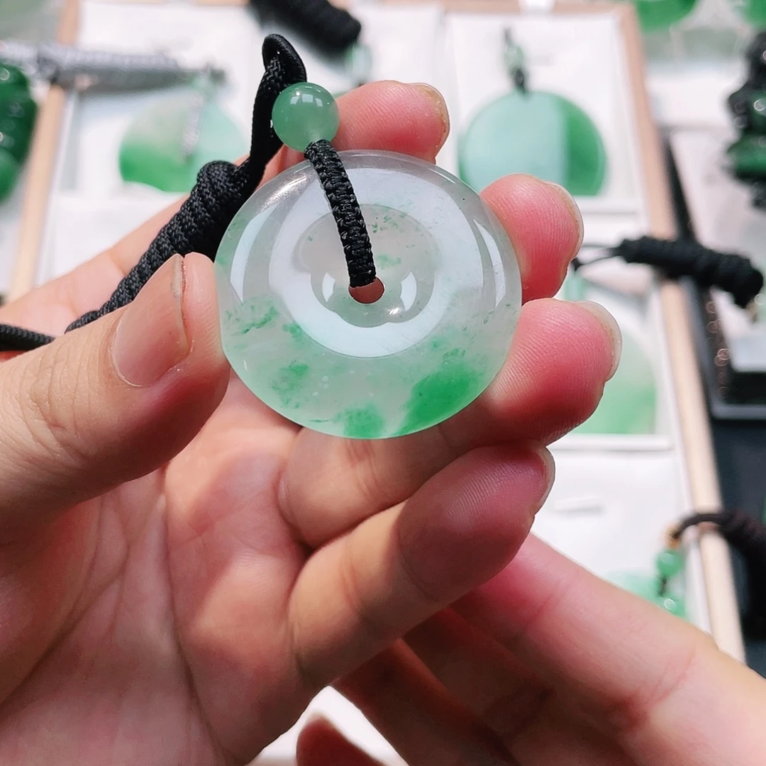 吊坠(不含链)未镶嵌石英质玉（非洲翠）