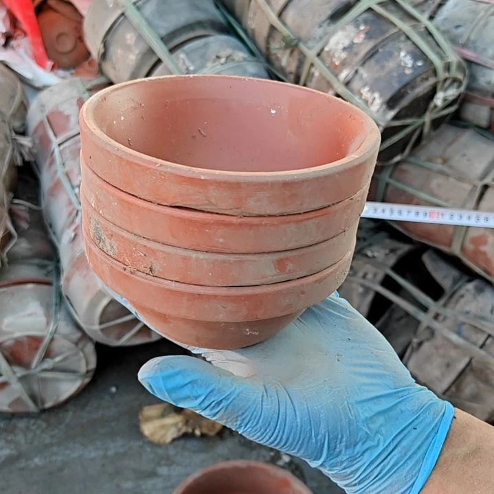 摆件盘子碗茶壶啥都有