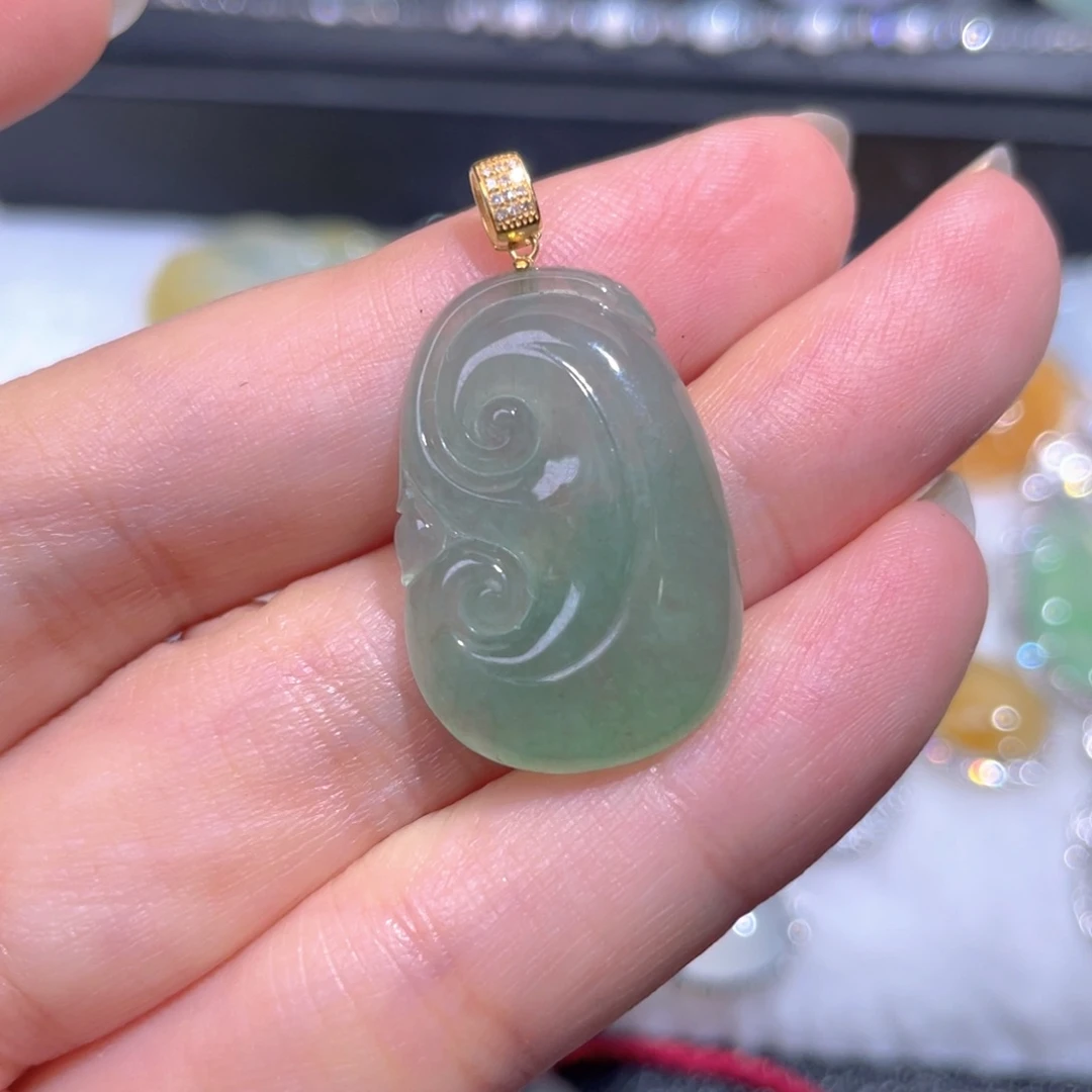 颈饰18K金镶嵌翡翠翡翠