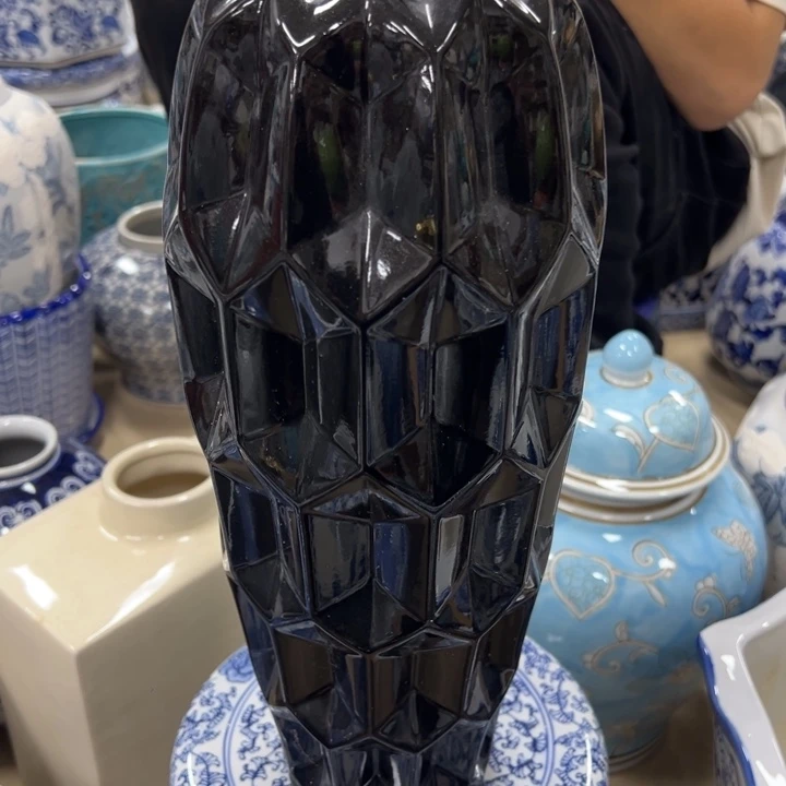 瓷片微瑕。。。。。。。。。。。。。。