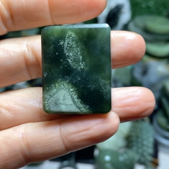 未镶嵌和田玉（糖玉）珠宝半成品