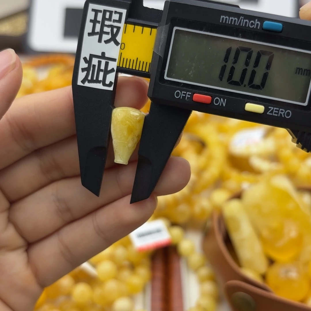 未镶嵌蜜蜡珠宝奇石