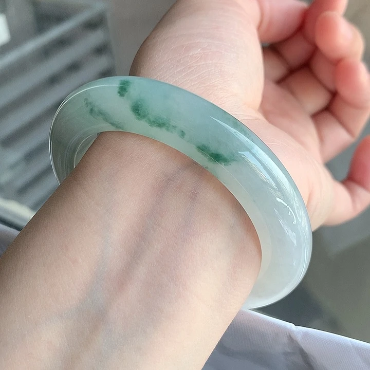 翡翠未镶嵌手镯57顺
