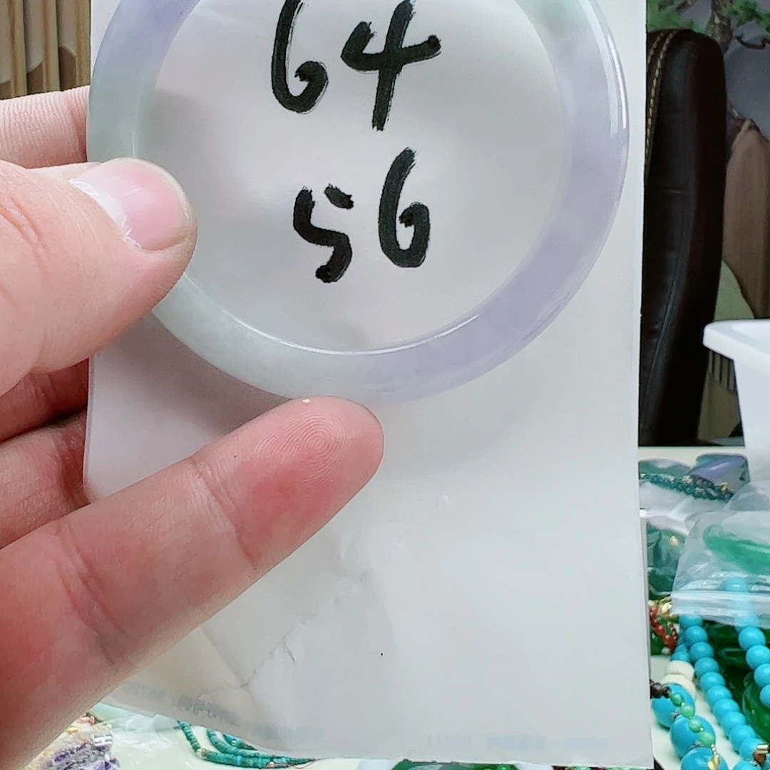 翡翠手镯未镶嵌翡翠