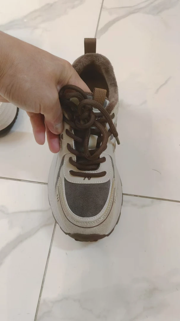 【华小姐】秋冬季新款时尚潮流圆头厚底透气百搭休闲鞋267-9