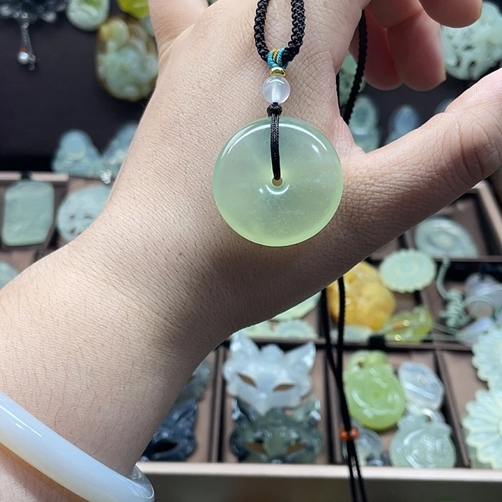 合金蛇纹石玉颈饰