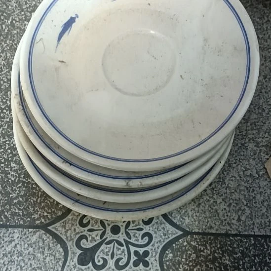 瓷片陶瓷盤子碗啥都有