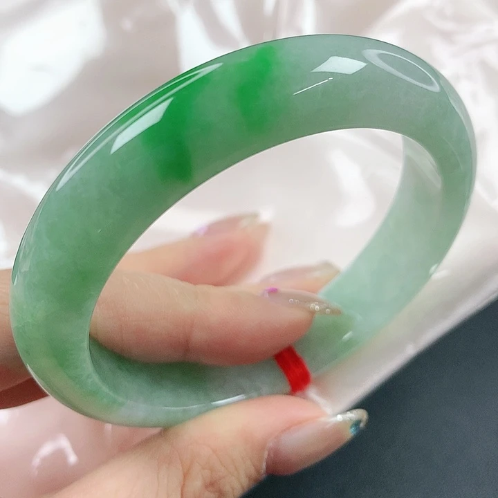 未镶嵌手镯翡翠，674