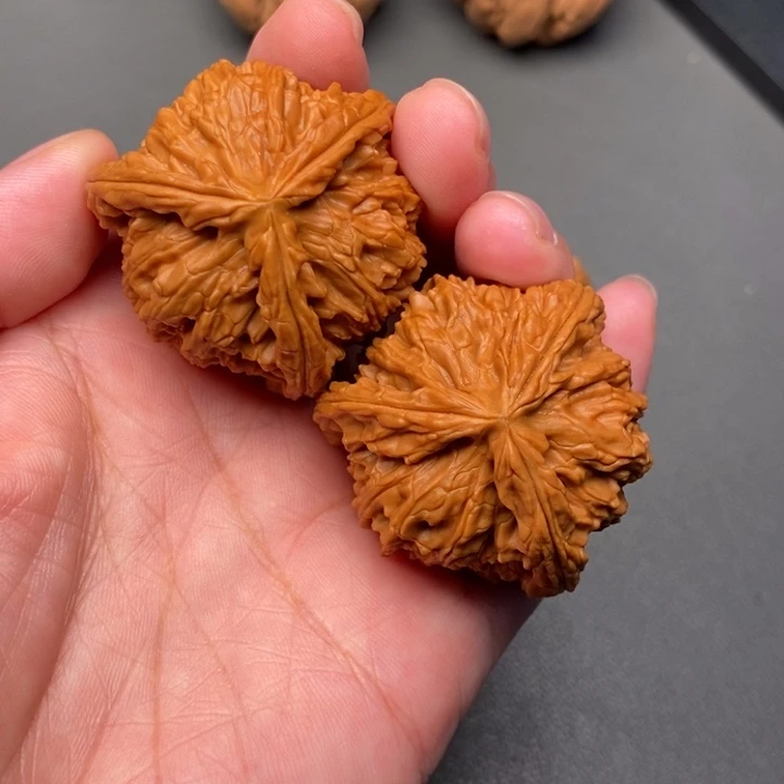 文玩核桃吊坠@***勤