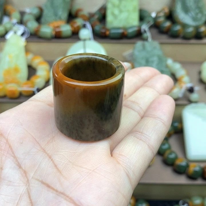 透闪石质玉未镶嵌吊坠(不含链)