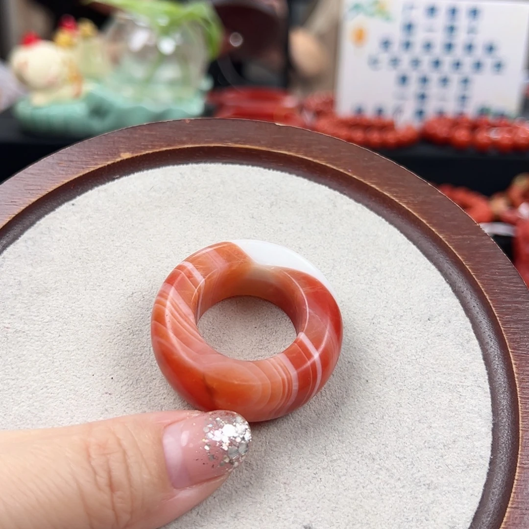 前***多南红玛瑙未镶嵌戒指