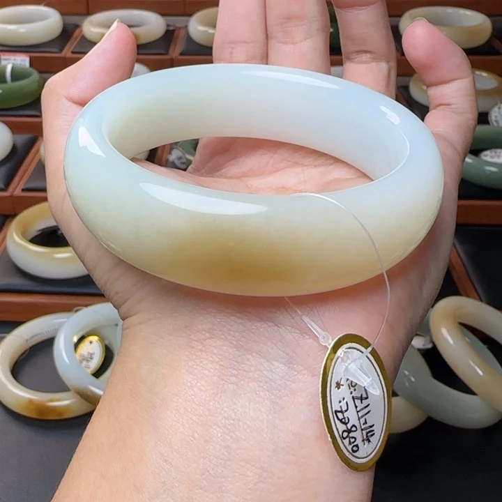 和田玉未镶嵌手镯浅金蜜糖晕色宽胎60.2