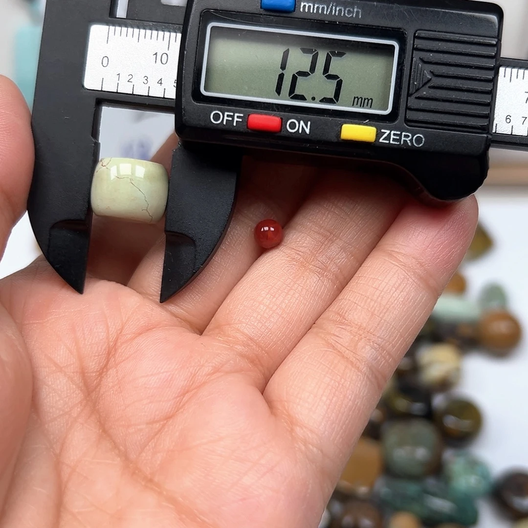 南红玛瑙未镶嵌珠宝奇石