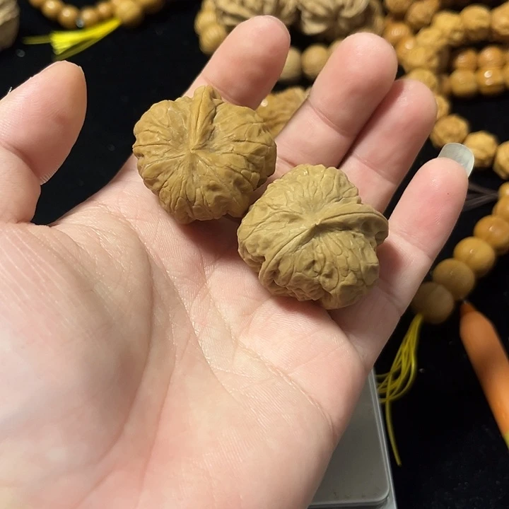 把件文玩核桃达摩异型一帆风顺，编号022