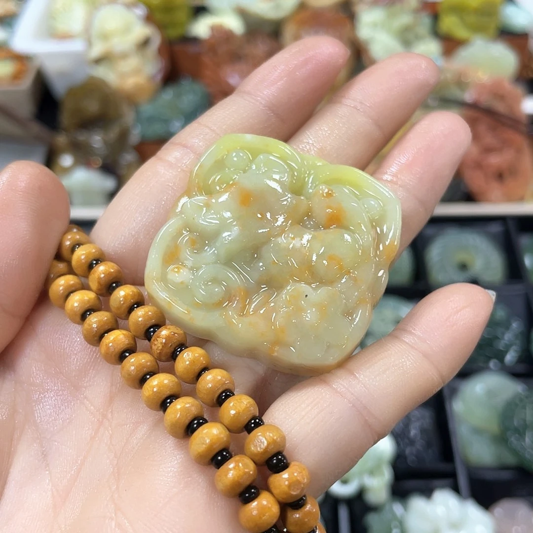 蛇纹石玉颈饰未镶嵌