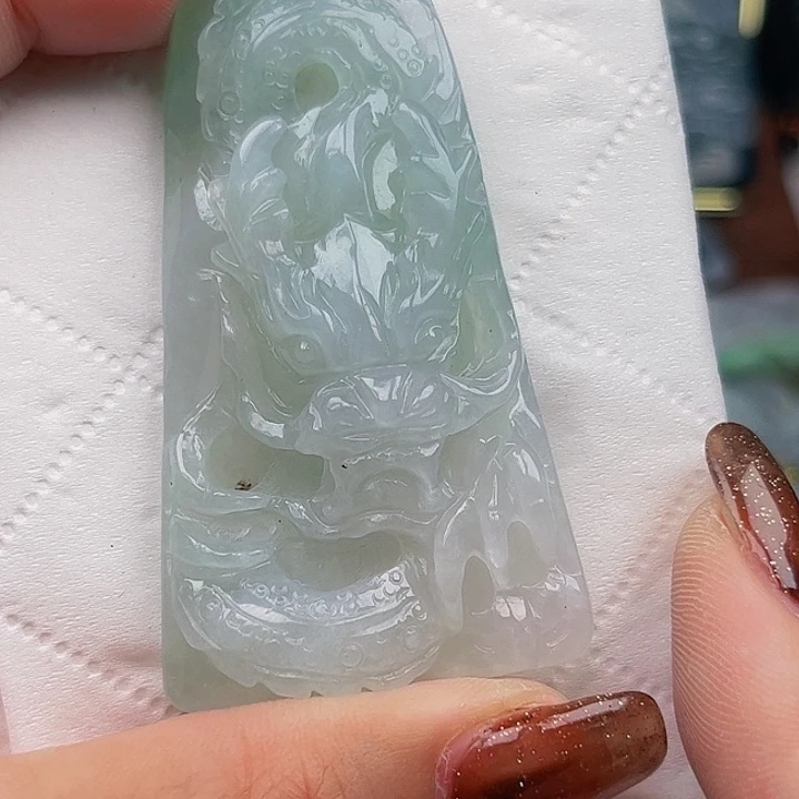 翡翠未镶嵌颈饰挂件