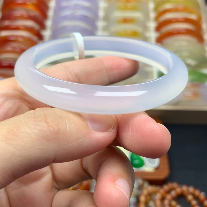 玛瑙/玉髓手镯未镶嵌