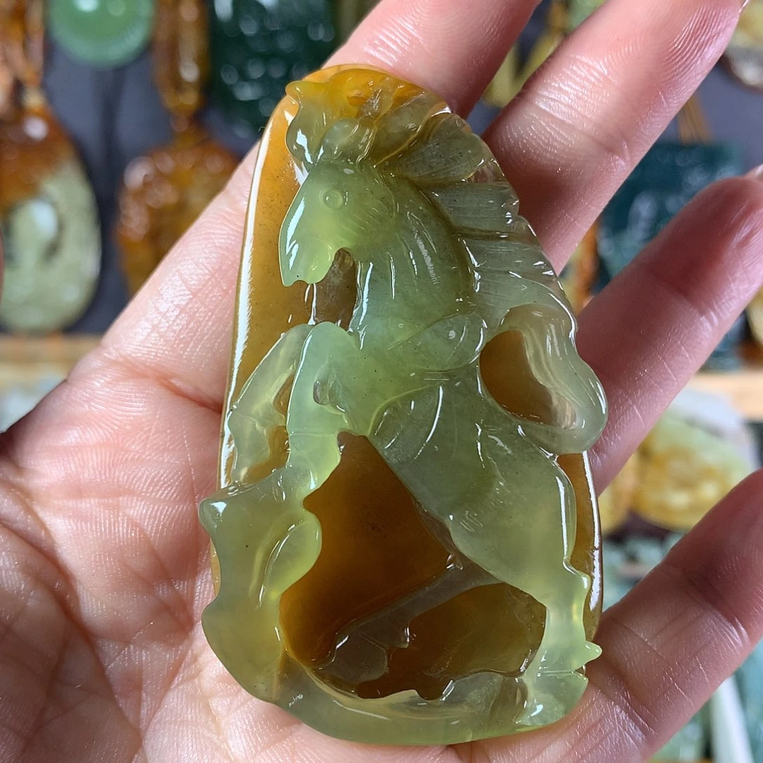 未镶嵌岫玉吊坠(赠链)