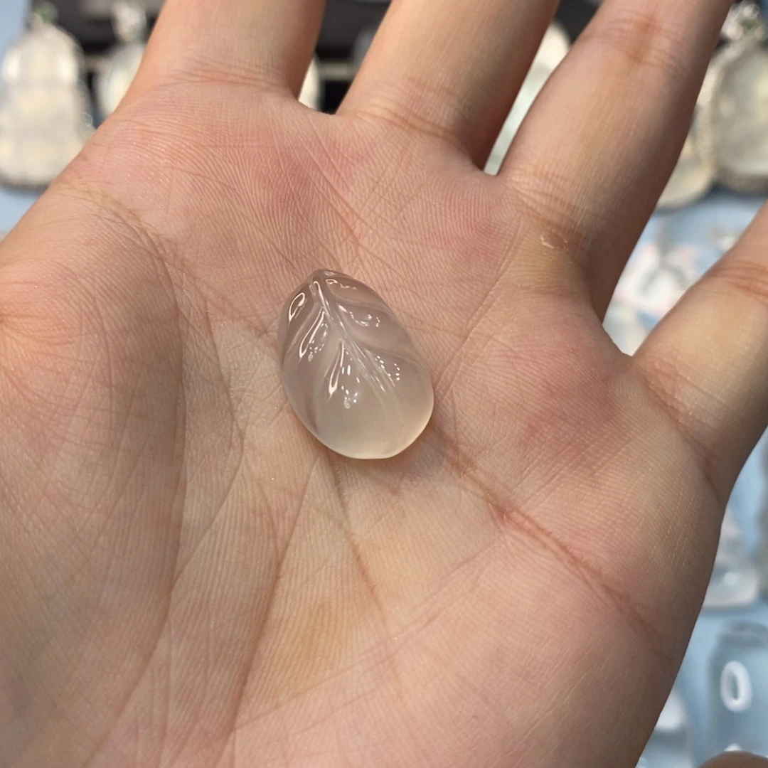 未镶嵌芭蕉叶石英质玉