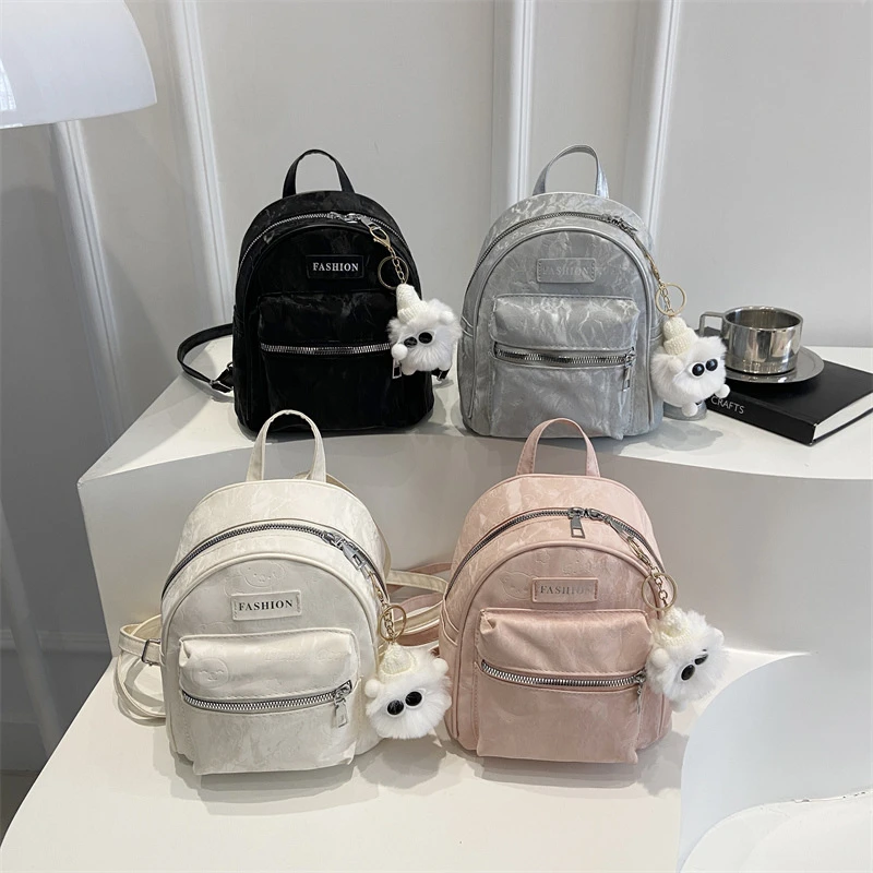 时尚出游旅行小包包女2025新款洋气百搭学生双肩包上班外出后背包