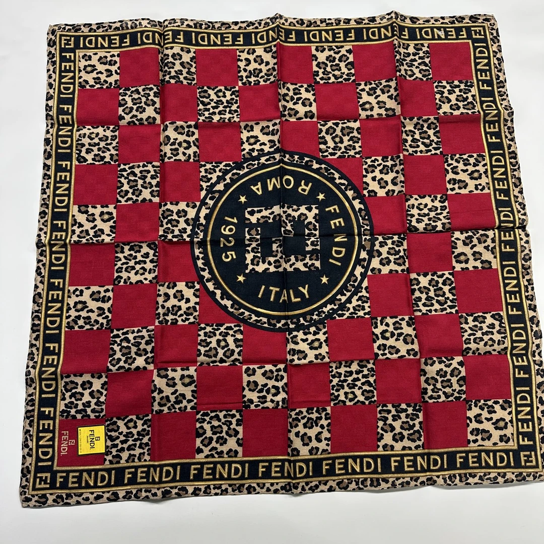 99新 FENDI/芬迪 女士红色格子印花方巾149792中古橘色围巾