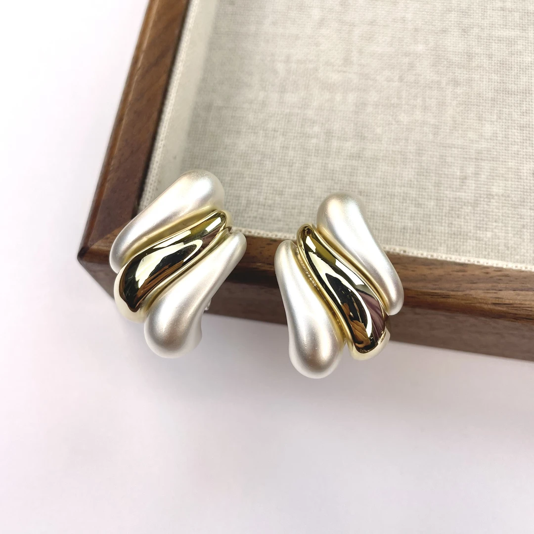 铜合金耳饰 买三送一 1237 气质轻奢时尚百搭法式小众耳钉耳扣