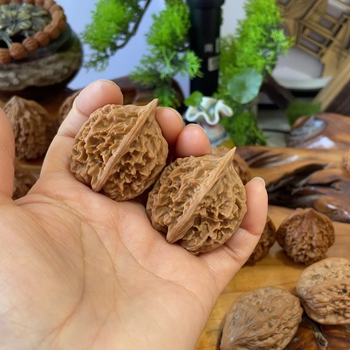 文玩核桃鸡心33尺寸