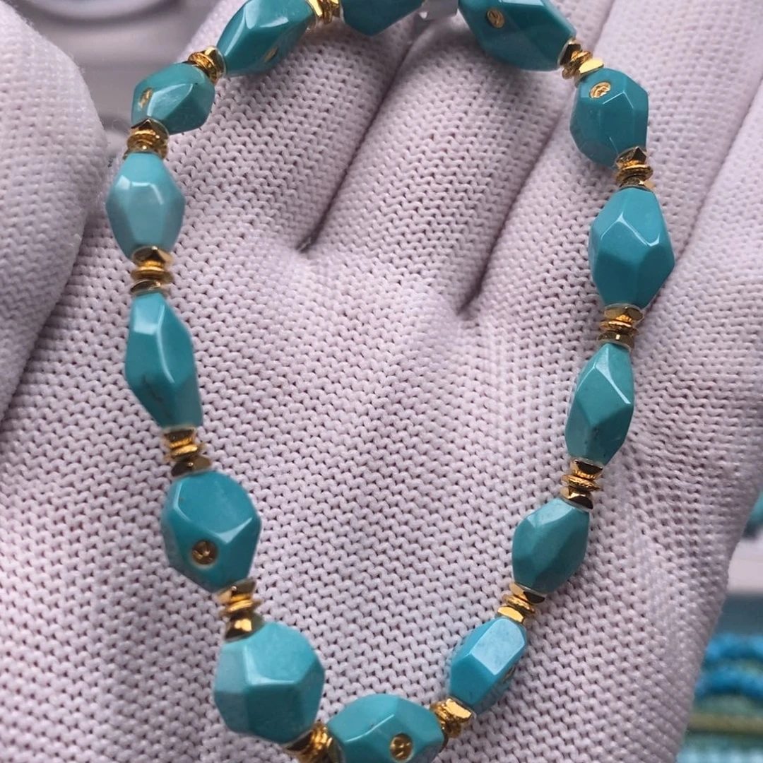 绿松石未镶嵌原矿纯干料绿松石