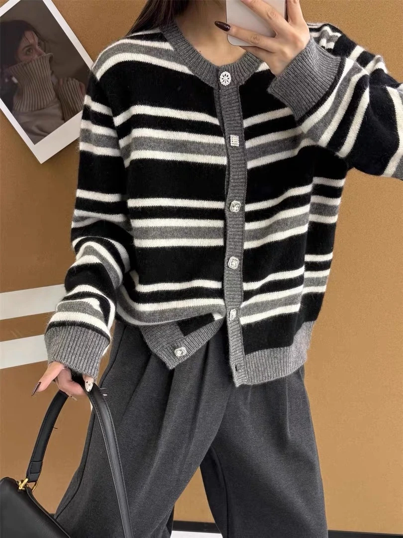 /钻扣条纹开衫/条纹拼色针织打底毛衣外套女 衣长55 胸围55 93770