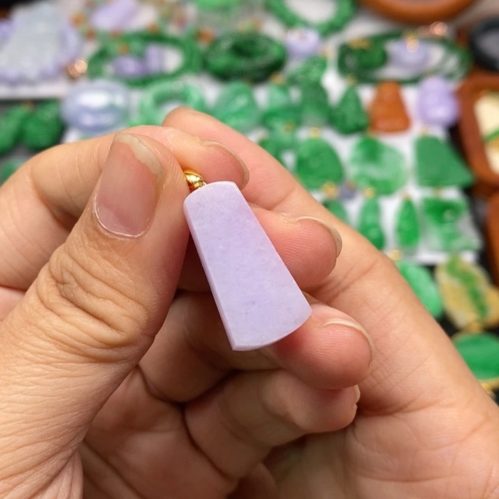 颈饰未镶嵌翡翠吊坠