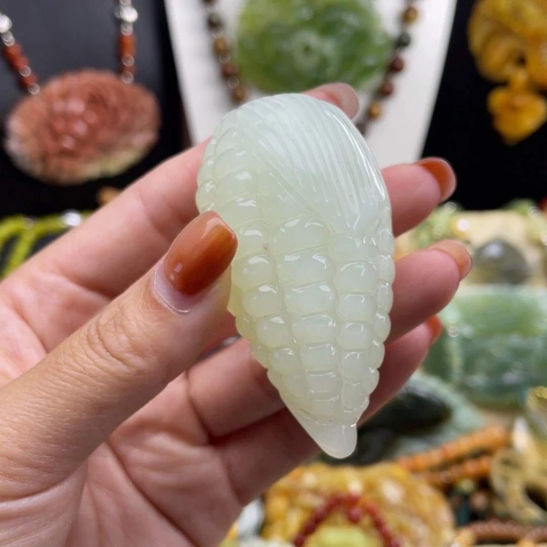未镶嵌蛇纹石玉颈饰