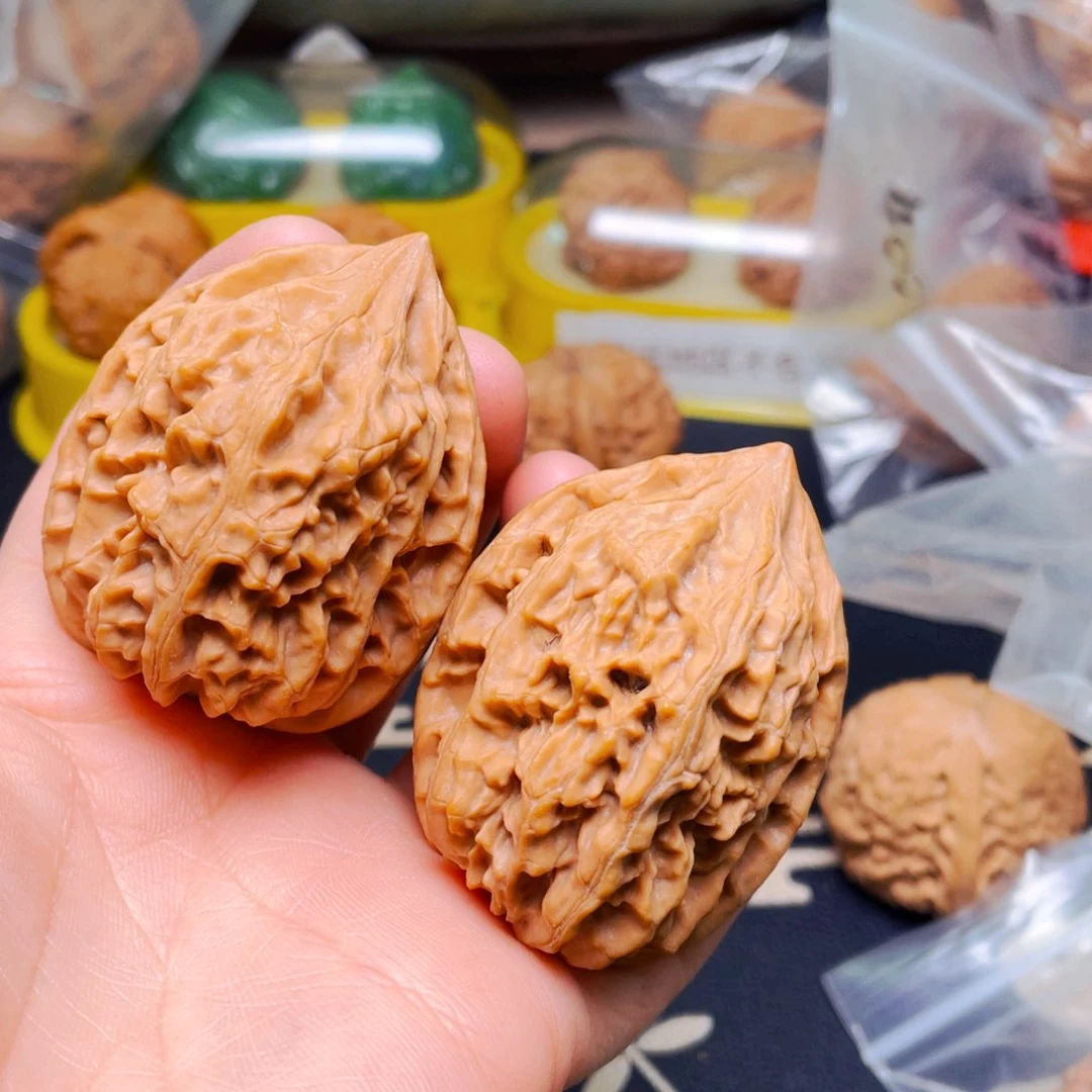 吊坠文玩核桃鸡心一对