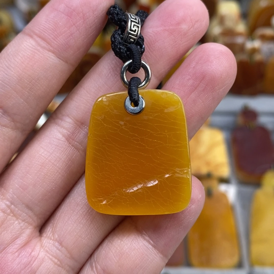 蜜蜡未镶嵌珠宝奇石