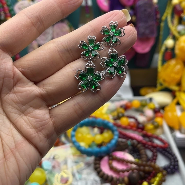 铁合金花岗石耳钩