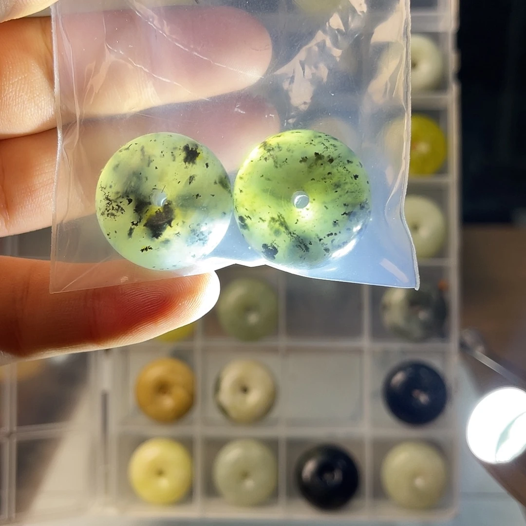 蛇纹石玉合金颈饰