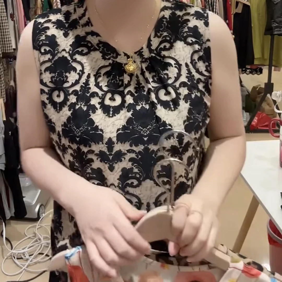 夏季新款冰丝无袖吊带背心女士洋气百搭减龄显瘦遮肉