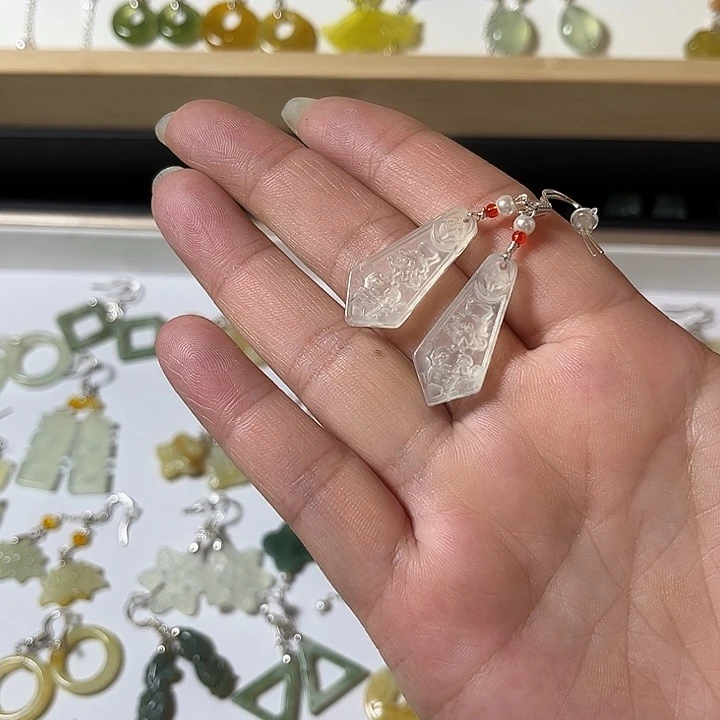 阳***天蛇纹石玉未镶嵌耳饰