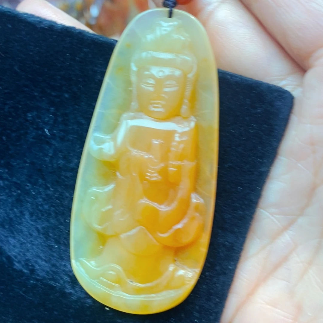 未镶嵌石英质玉（黄龙玉）颈饰