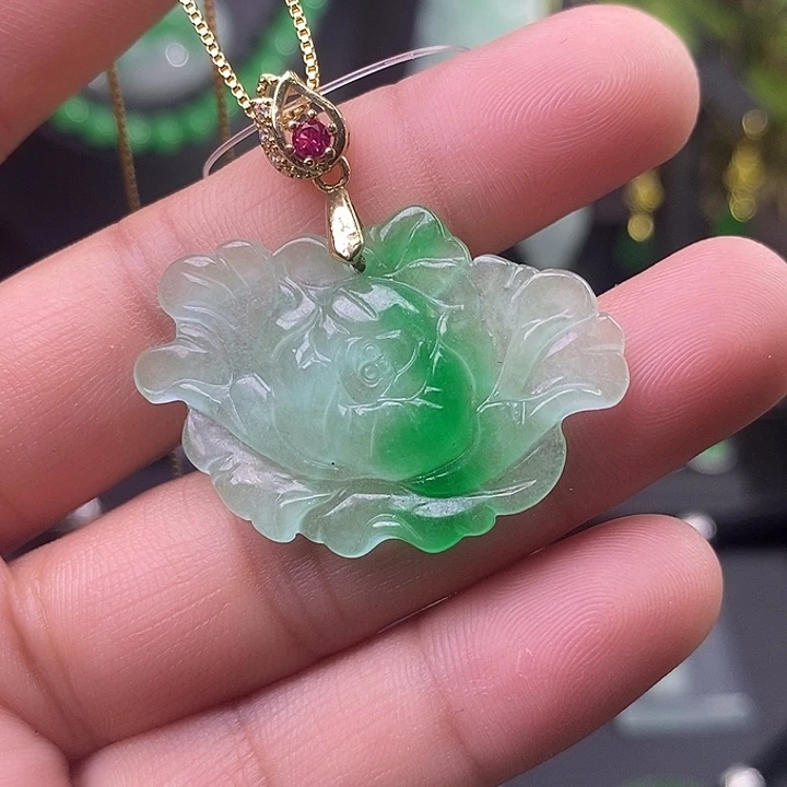 翡翠未镶嵌吊坠(赠链)
