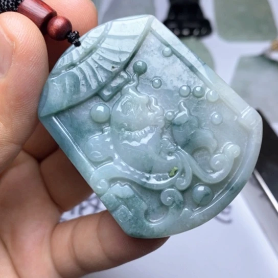 翡翠未镶嵌颈饰翡翠