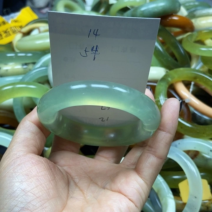未镶嵌蛇纹石玉手镯