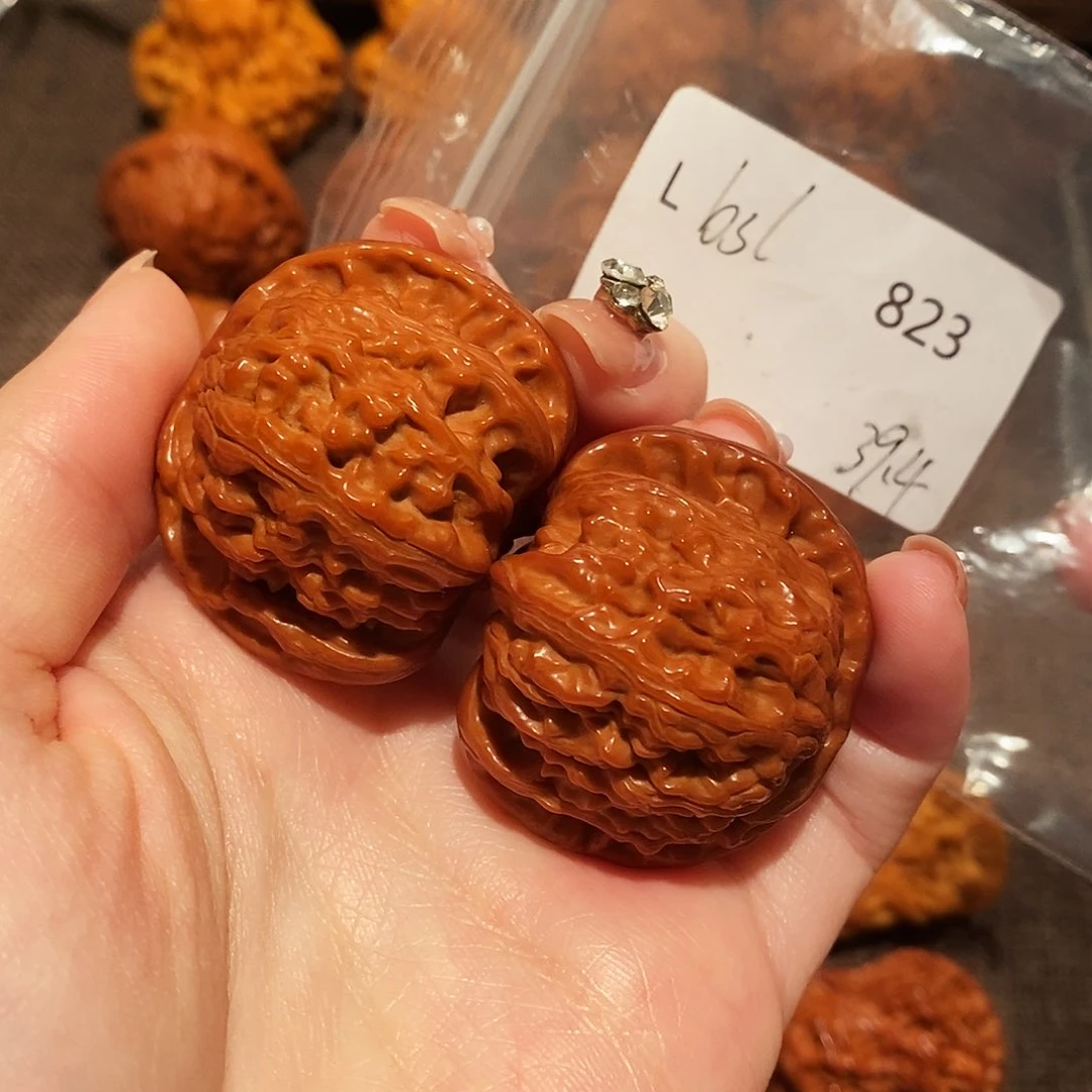 文玩核桃吊坠硬*白狮子823