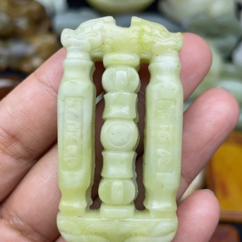 未镶嵌蛇纹石玉颈饰64