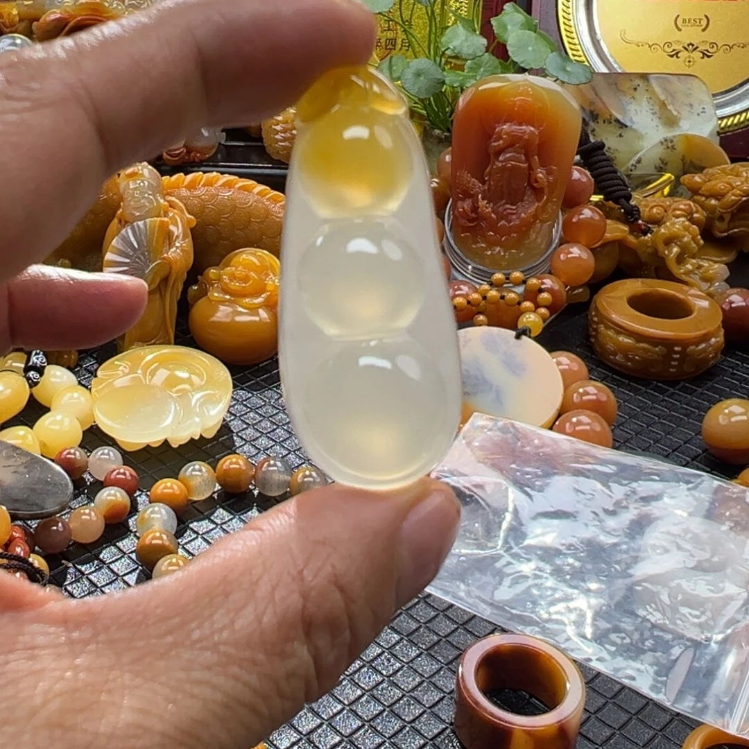 石英质玉未镶嵌颈饰