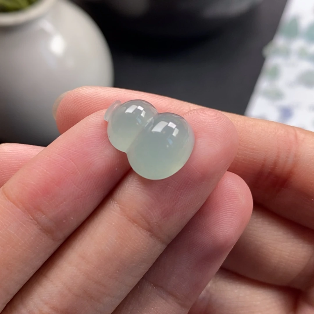 翡翠裸石起胶葫芦