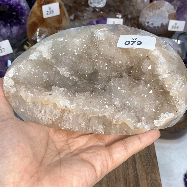 未镶嵌水晶大型摆件（非配饰）