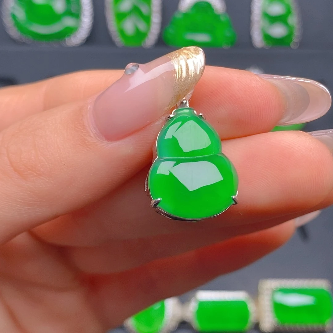 颈饰银S925镶嵌翡翠