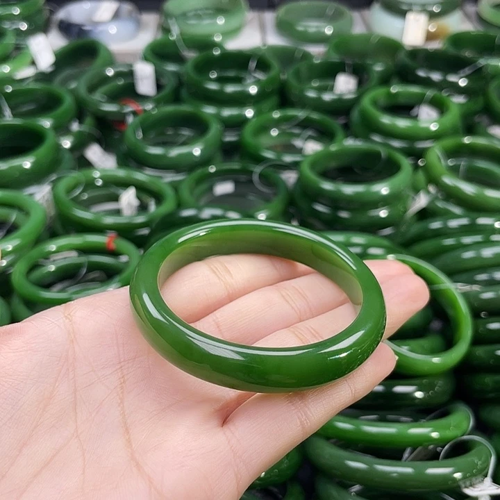 未镶嵌手镯和田玉（碧玉）