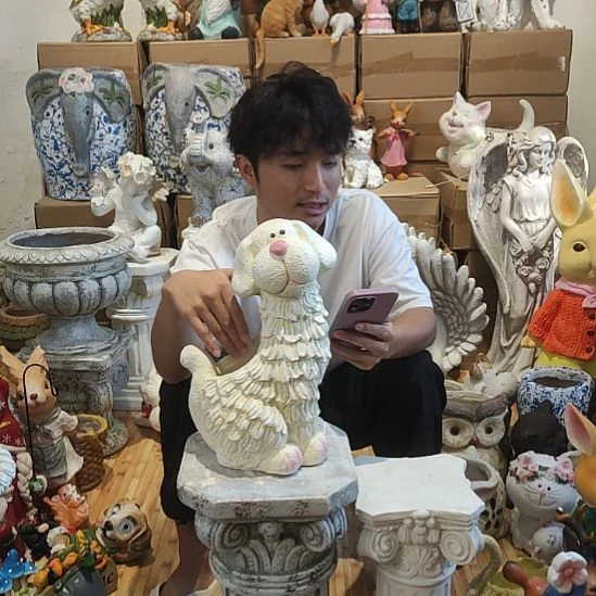 合成树脂奶油狗花盆
