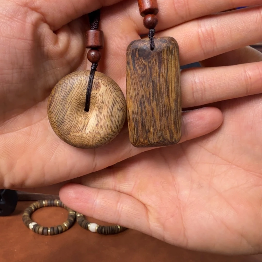 沉香手串无事牌 平安扣